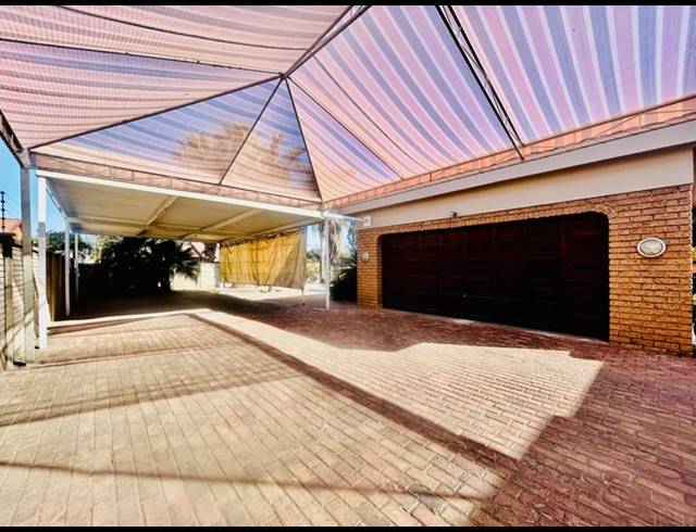 3 BEDROOM HOUSE FOR SALE IN VANDERBIJLPARK SE 2